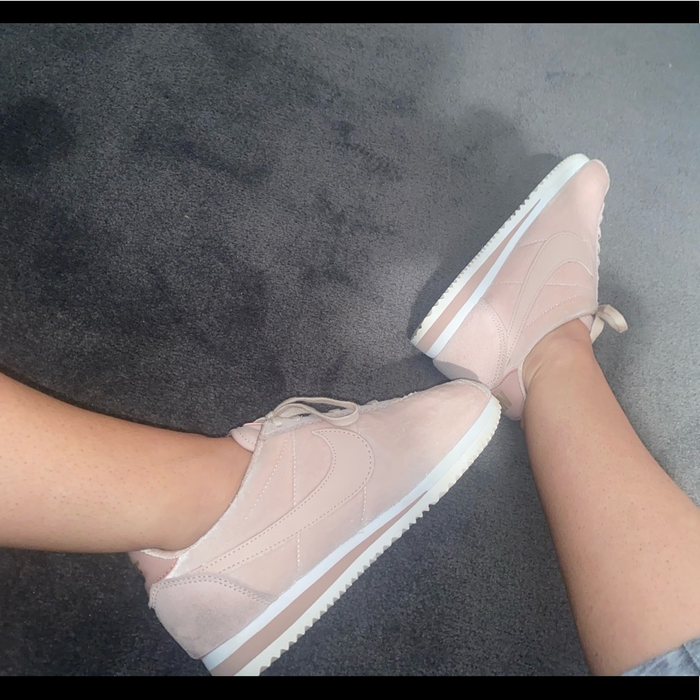 Nike Sneakers - Picture 11 of 16